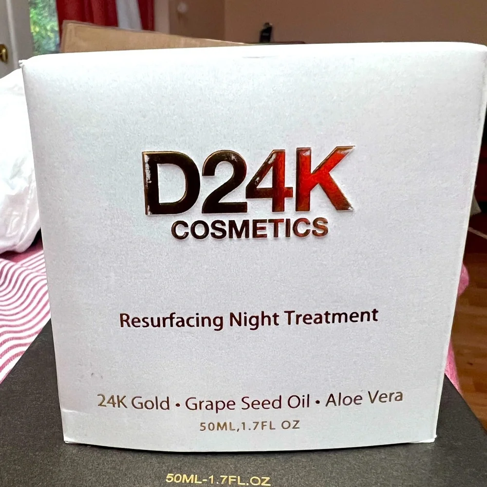 D24K COSMETICS - Picture 1 of 2